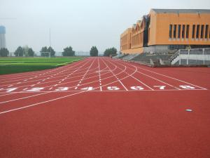 济南市章丘区北大实验学校透气型跑道